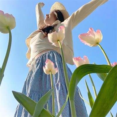 伴游女王